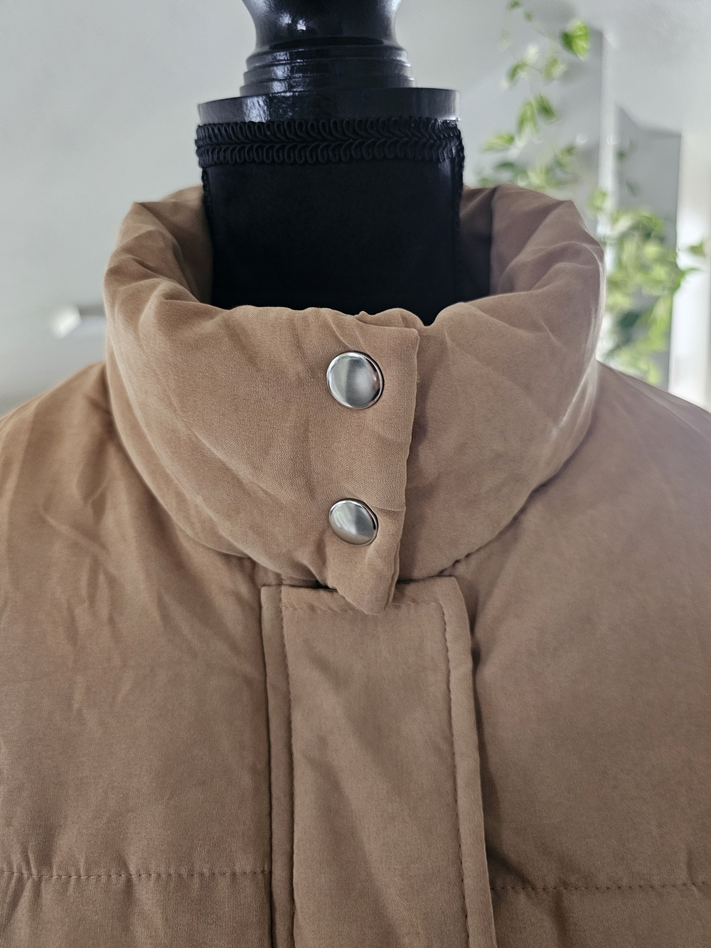 NWT Ci Sono Cropped Boxy Puffer Jacket in Taupe - Picture 2 of 15